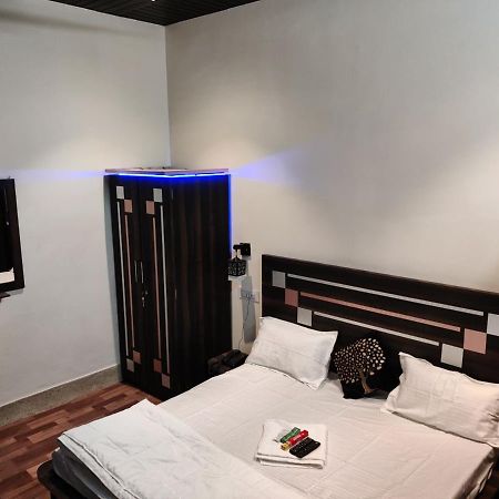Keshav Hotel Farrukhabad Exterior photo