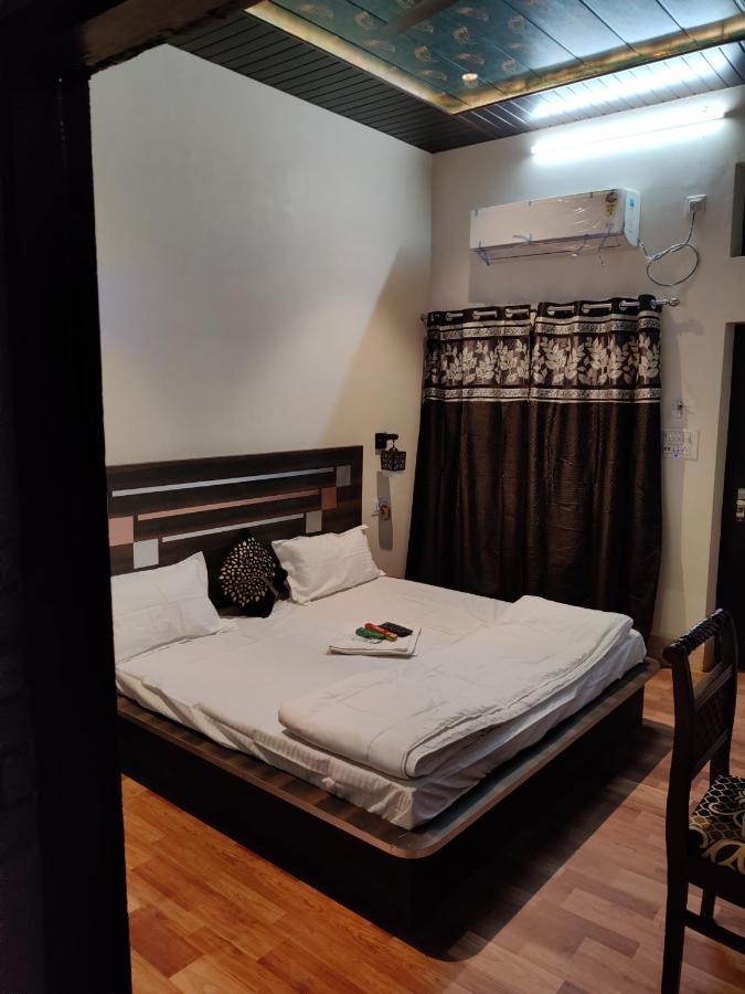 Keshav Hotel Farrukhabad Exterior photo