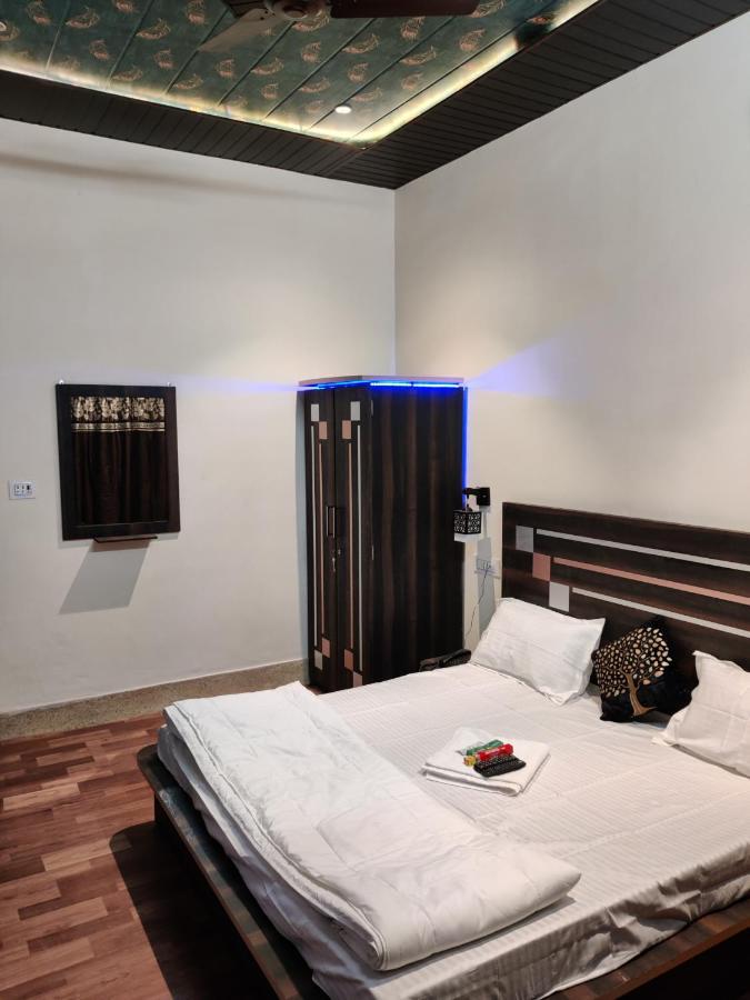 Keshav Hotel Farrukhabad Exterior photo