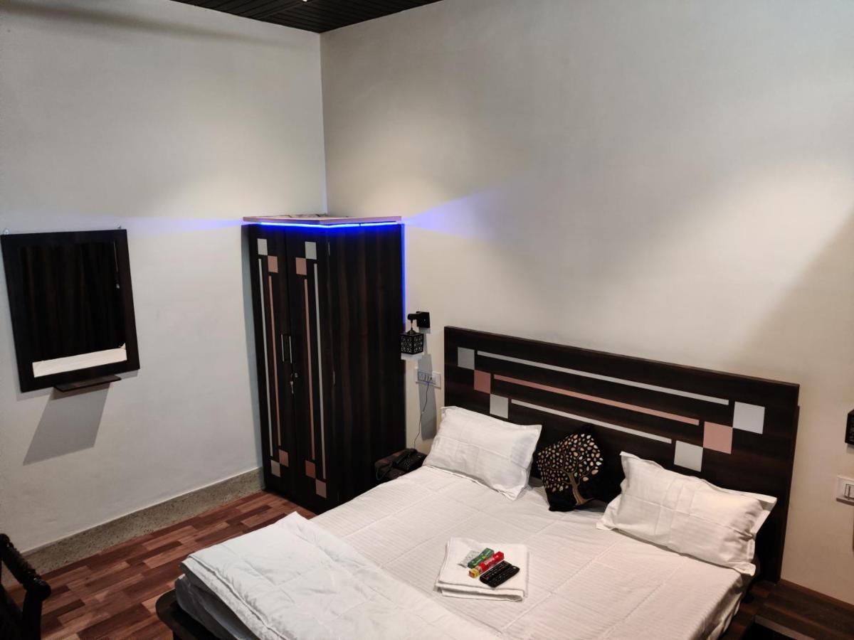 Keshav Hotel Farrukhabad Exterior photo