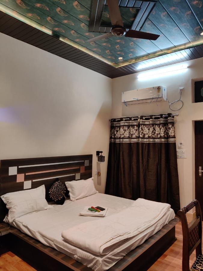 Keshav Hotel Farrukhabad Exterior photo